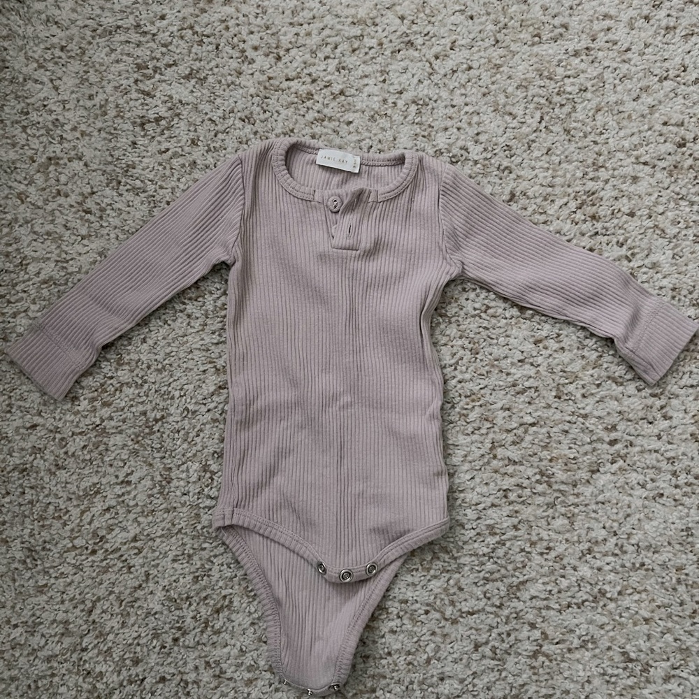 Jamie Kay body suit 3-6 M, HM rib knit legging 3 M, baby gap bodysuit 0-3 M
